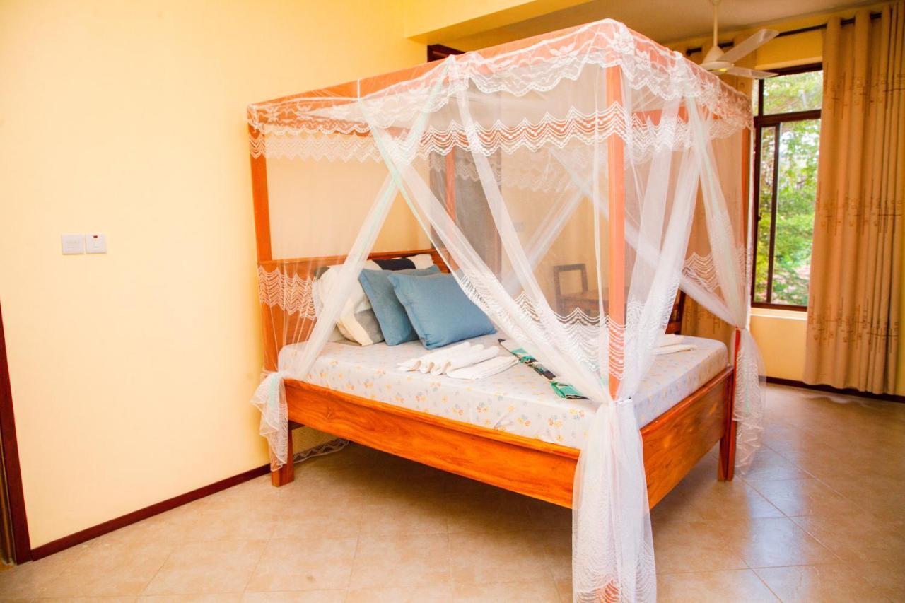 Mikoko Beach & Cottages Bagamoyo Bagian luar foto