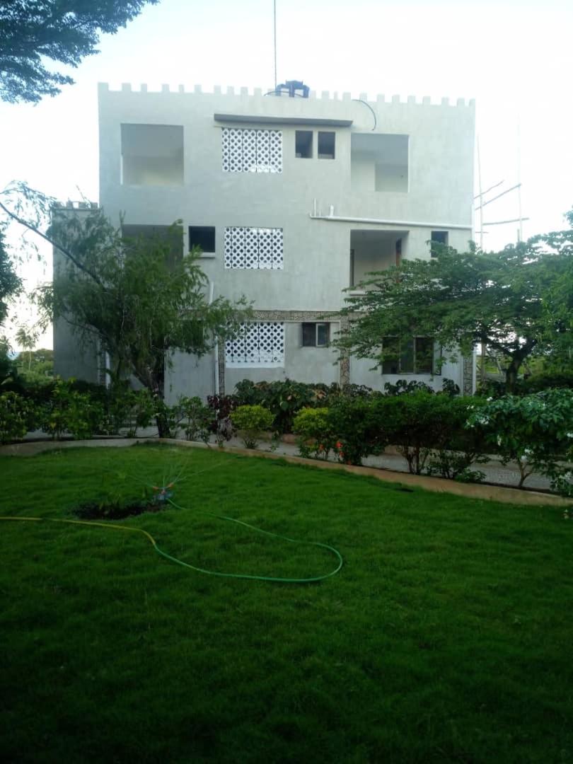 Mikoko Beach & Cottages Bagamoyo Bagian luar foto