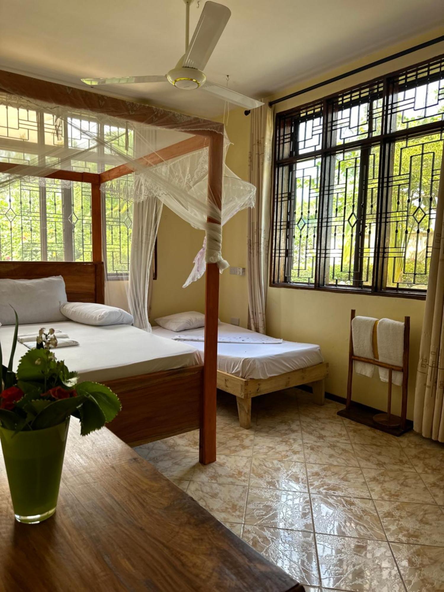 Mikoko Beach & Cottages Bagamoyo Bagian luar foto